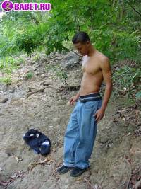 порно фото Гей дрочит свой писюн на бережку 1 fahj utb 10.jpg