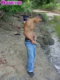 порно фото Гей дрочит свой писюн на бережку 1 fahj utb 12.jpg