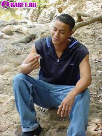 порно фото Гей дрочит свой писюн на бережку 1 fahj utb 1.jpg