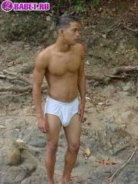 порно фото Гей дрочит свой писюн на бережку 1 fahj utb 20.jpg