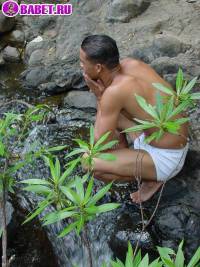 Гей дрочит свой писюн на бережку 1 fahj utb 23.jpg скачать на телефон