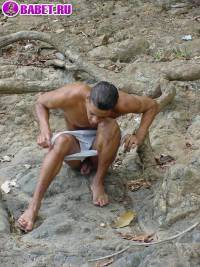 порно фото Гей дрочит свой писюн на бережку 1 fahj utb 26.jpg