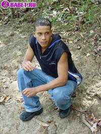 порно фото Гей дрочит свой писюн на бережку 1 fahj utb 2.jpg