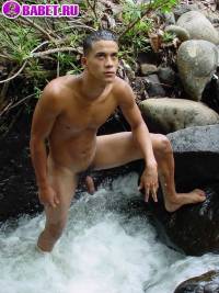 порно фото Гей дрочит свой писюн на бережку 1 fahj utb 87.jpg