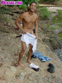 порно фото Гей дрочит свой писюн на бережку 1 fahj utb 92.jpg