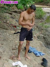 порно фото Гей дрочит свой писюн на бережку 1 fahj utb 93.jpg