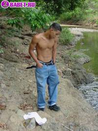 порно фото Гей дрочит свой писюн на бережку 1 fahj utb 94.jpg