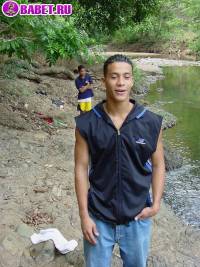 порно фото Гей дрочит свой писюн на бережку 1 fahj utb 99.jpg