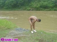 Голый парень на природе светит хуем 4 fahj utb 115.jpg скачать на телефон