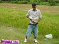 порно фото Голый парень на природе светит хуем 4 fahj utb 12.jpg