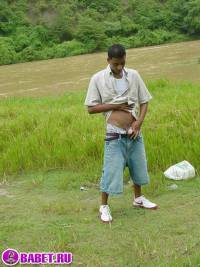 порно фото Голый парень на природе светит хуем 4 fahj utb 13.jpg