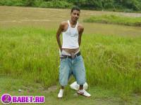 порно фото Голый парень на природе светит хуем 4 fahj utb 18.jpg