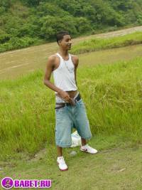 порно фото Голый парень на природе светит хуем 4 fahj utb 19.jpg