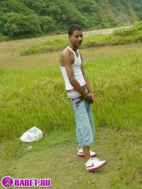 порно фото Голый парень на природе светит хуем 4 fahj utb 23.jpg