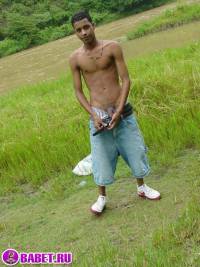 порно фото Голый парень на природе светит хуем 4 fahj utb 29.jpg