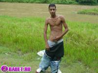 порно фото Голый парень на природе светит хуем 4 fahj utb 30.jpg