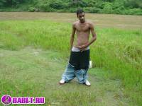 порно фото Голый парень на природе светит хуем 4 fahj utb 35.jpg