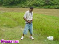 порно фото Голый парень на природе светит хуем 4 fahj utb 4.jpg