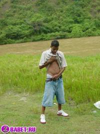 порно фото Голый парень на природе светит хуем 4 fahj utb 7.jpg