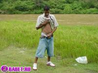 порно фото Голый парень на природе светит хуем 4 fahj utb 9.jpg