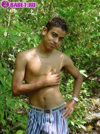 порно фото Красивый гей дрочит свой писюнчик 7 fahj utb 24.jpg