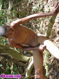 порно фото Молодой парнишка кончил себе на ногу 11 fahj utb 122.jpg