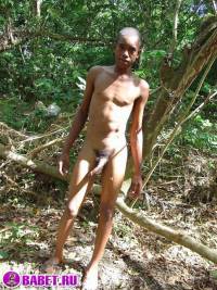 порно фото Молодой парнишка кончил себе на ногу 11 fahj utb 136.jpg