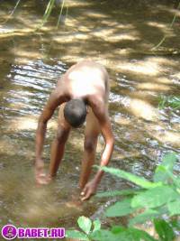 порно фото Молодой парнишка кончил себе на ногу 11 fahj utb 158.jpg