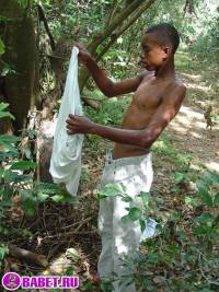 порно фото Молодой парнишка кончил себе на ногу 11 fahj utb 171.jpg