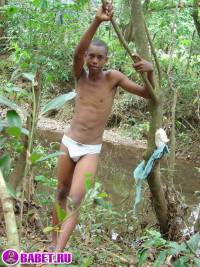 порно фото Молодой парнишка кончил себе на ногу 11 fahj utb 20.jpg