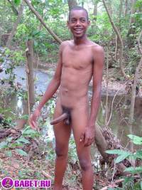 порно фото Молодой парнишка кончил себе на ногу 11 fahj utb 56.jpg