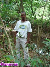 порно фото Молодой парнишка кончил себе на ногу 11 fahj utb 7.jpg