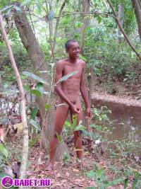 порно фото Молодой парнишка кончил себе на ногу 11 fahj utb 92.jpg