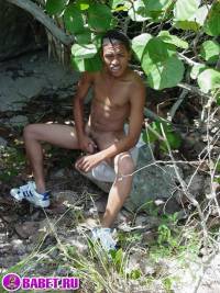 порно фото Парень дрочит хуй на берегу океана 2 afro gey 29.jpg