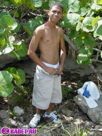 порно фото Парень дрочит хуй на берегу океана 2 afro gey 7.jpg