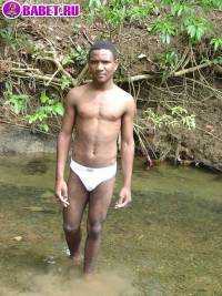 порно фото Скучный гей голый на реке 10 afro gey 20.jpg