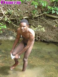 порно фото Скучный гей голый на реке 10 afro gey 22.jpg