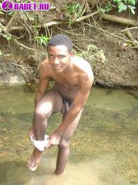 порно фото Скучный гей голый на реке 10 afro gey 23.jpg