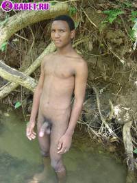 порно фото Скучный гей голый на реке 10 afro gey 79.jpg