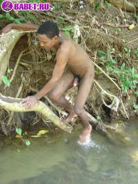 порно фото Скучный гей голый на реке 10 afro gey 86.jpg