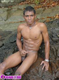 порно фото Дрочит хуй парнишка в дождь 1aza20.jpg