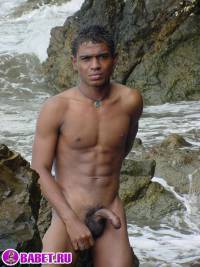 порно фото Дрочит хуй парнишка в дождь 1aza62.jpg