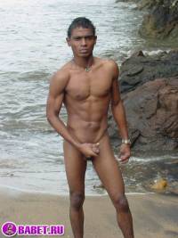 порно фото Дрочит хуй парнишка в дождь 1aza72.jpg