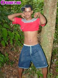 порно фото Красивый молодой гей голый на природе 2aza14.jpg