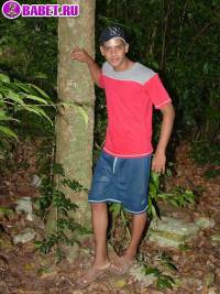 порно фото Красивый молодой гей голый на природе 2aza2.jpg