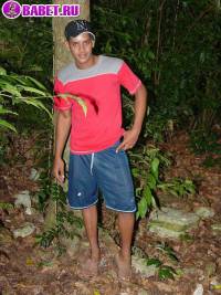 порно фото Красивый молодой гей голый на природе 2aza3.jpg