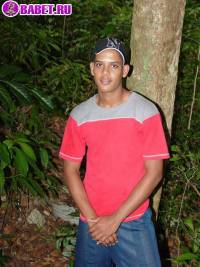 порно фото Красивый молодой гей голый на природе 2aza5.jpg