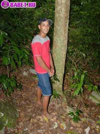 порно фото Красивый молодой гей голый на природе 2aza6.jpg