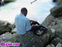 порно фото Молодой парника дрочит хуй у моря 3aza13.jpg