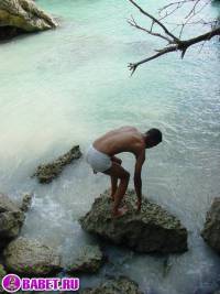 порно фото Молодой парника дрочит хуй у моря 3aza18.jpg